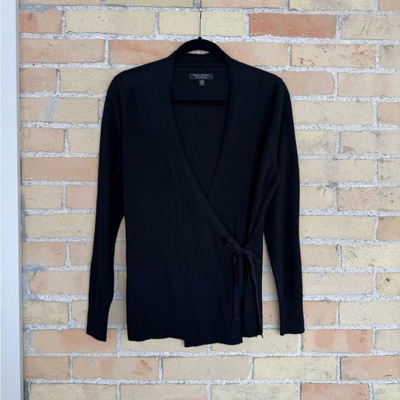 Banana Republic Black Crossover Cardigan - Picture 1 of 3